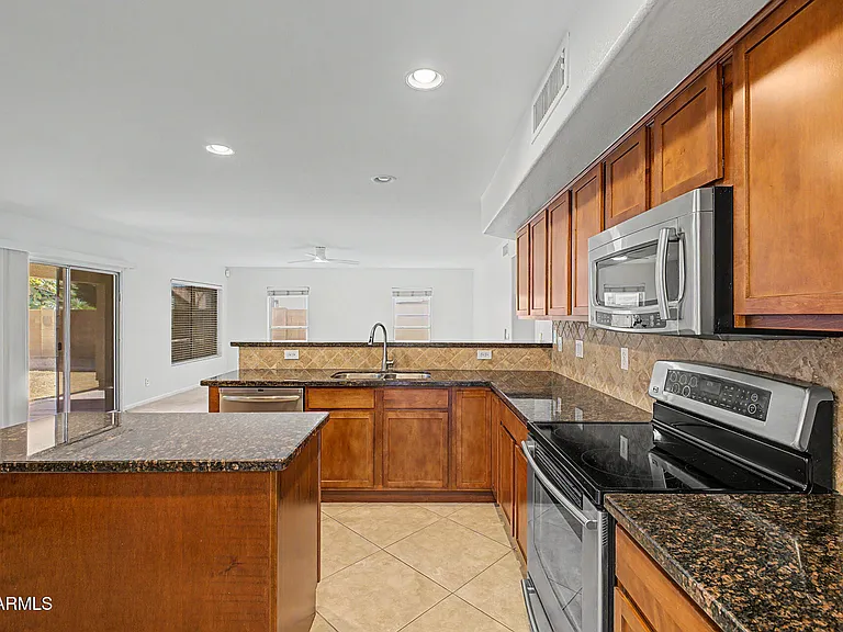 8805 W Alex Ave — Photo 9