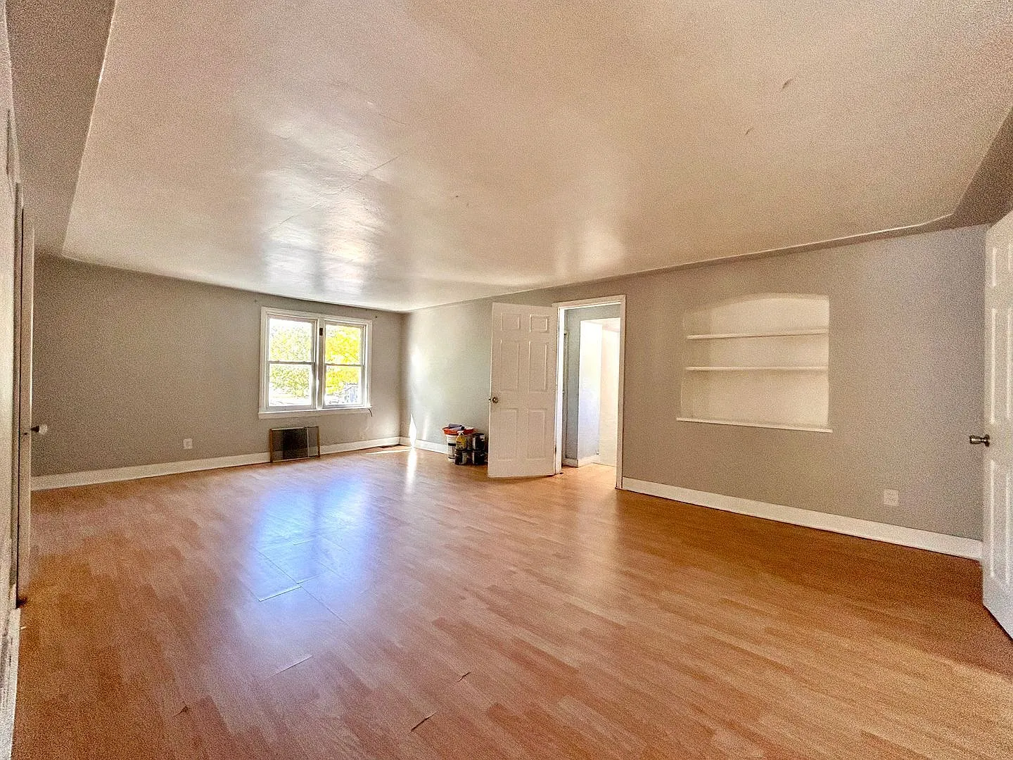 2 bed, 1.0 bath, $825 — Photo 4