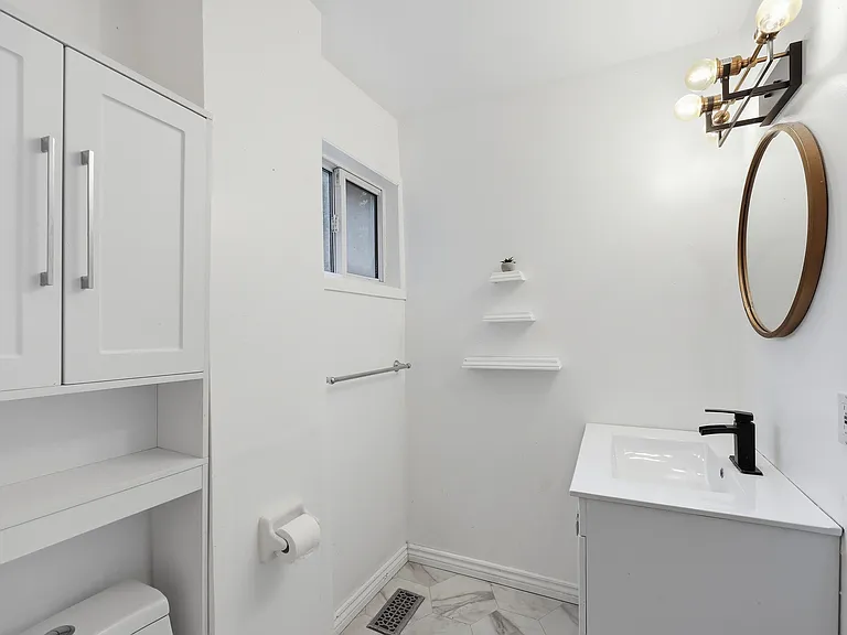 182 Montreal St — Photo 11