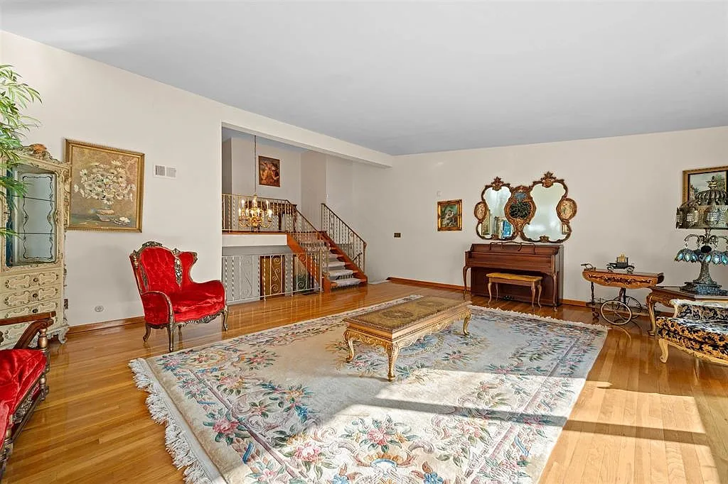 4 bed, 2.5 bath, 2000 sqft, $4,500 — Photo 4