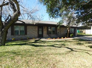 491 N Mesquite Dr, Victoria, TX 77905