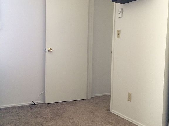 2nd image of 4110 Jewell St #19