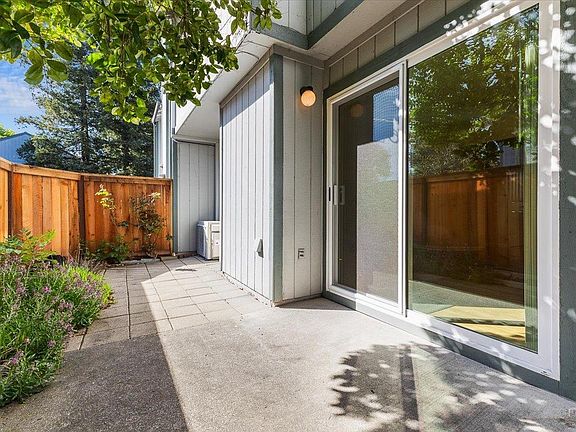 4th image of 359 Occidental Circle