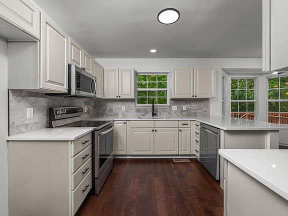 2nd image of 828 Aimes Ct