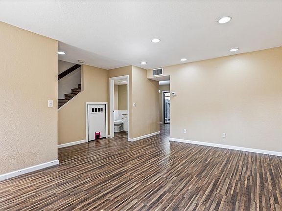 2nd image of 2294 Sierra Blvd APT A