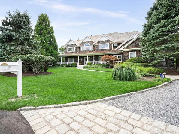 19 Old Meadow Bend, Westhampton Beach, NY 11978