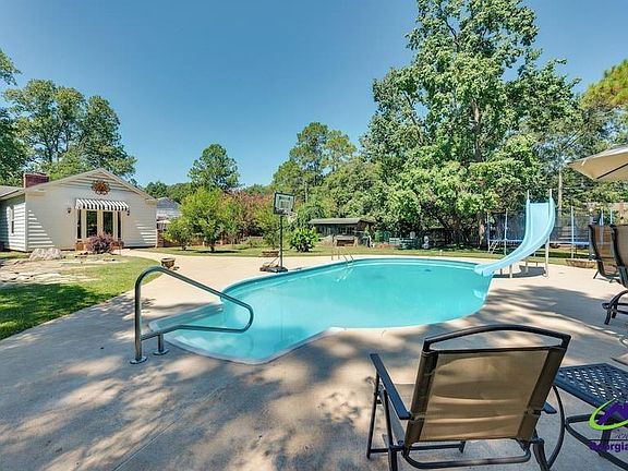 2nd image of 422 Forrest Dr