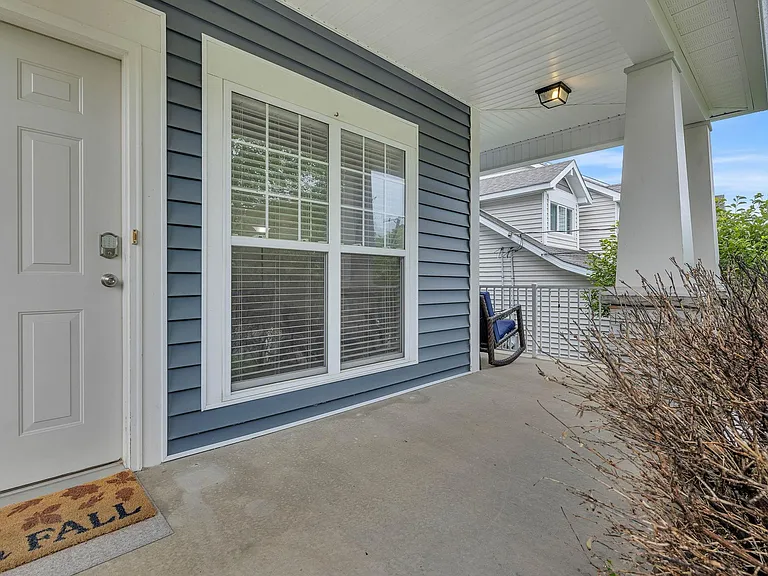 407 Normandy Cir — Photo 7