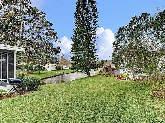 4th image of 77 Tropical Falls Dr