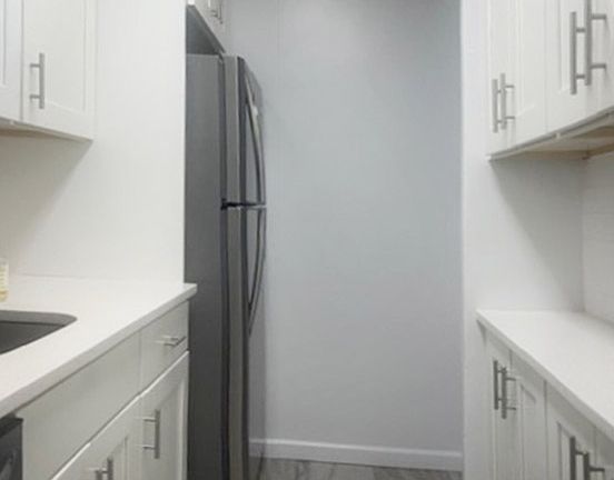 5th image of 330 E 33rd St APT 1N