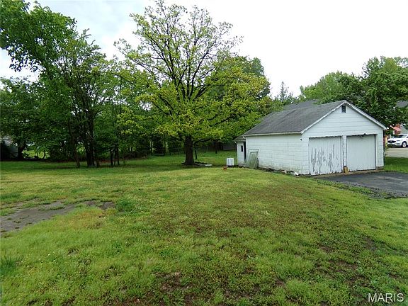 2nd image of 200 Old State Rd