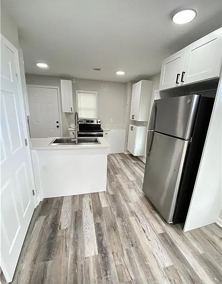 642 W 42nd St #B — Photo 6