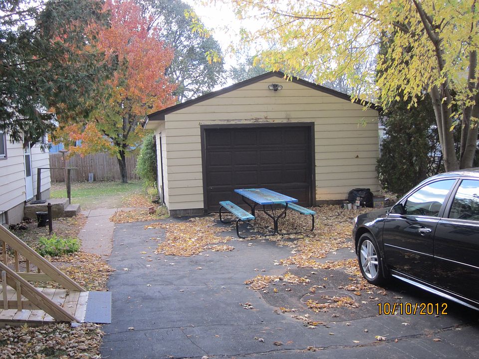 2nd image of 704 Spillway Dr