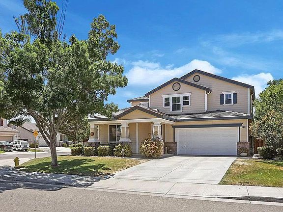 2nd image of 882 Windsong Dr