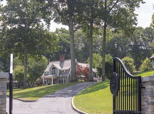 39 Winthrop Rd, Deep River, CT 06417