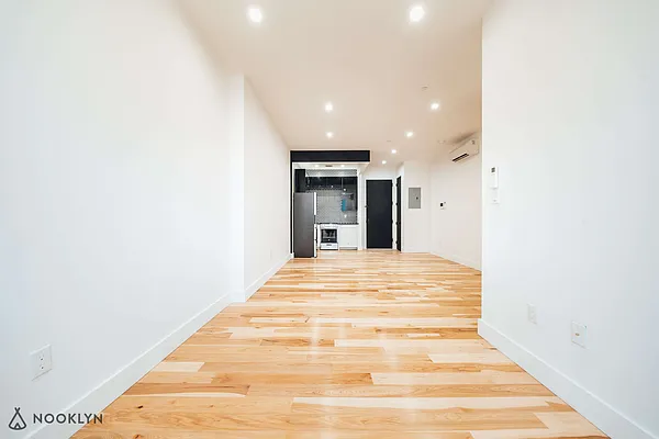 Rented by Nooklyn NYC LLC | media 23