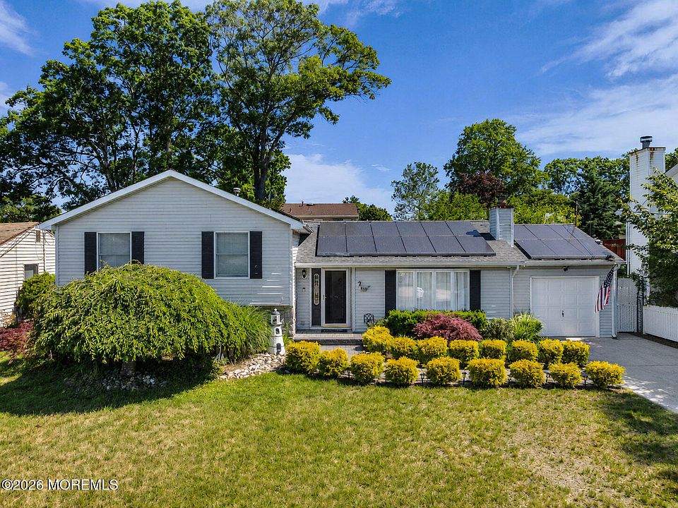 1st image of 738 Manor Drive