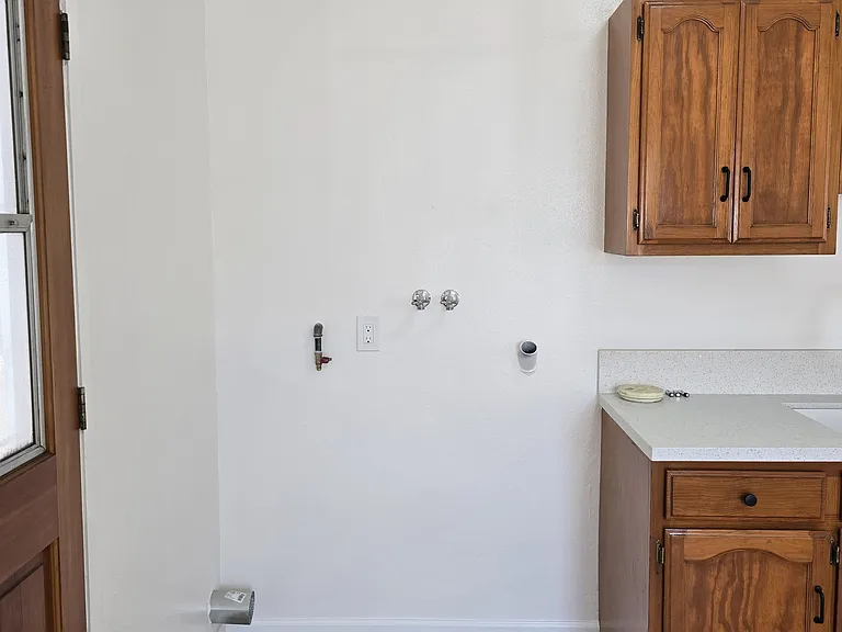 650 W Vernon Ave — Photo 9