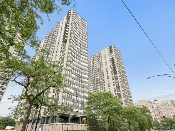 5701 N Sheridan Rd APT 12B, Chicago, IL 60660