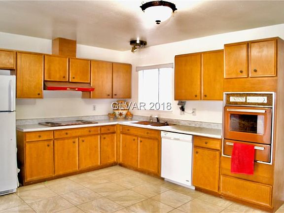 4th image of 4400 Powell Ave