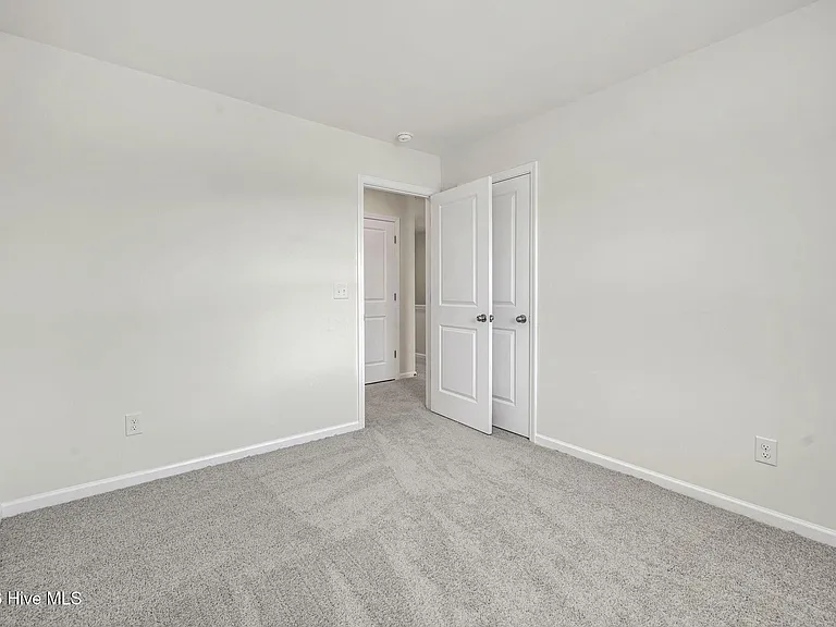 24 W Farley Dr — Photo 17