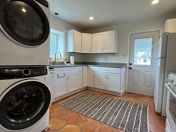 5th image of 1229 Arvilla Ave NW