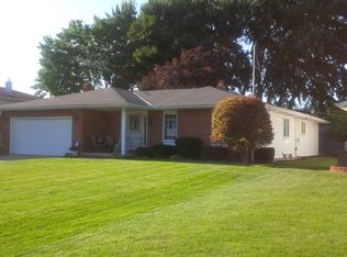 23510 Cedarwood Ln, North Olmsted, OH 44070