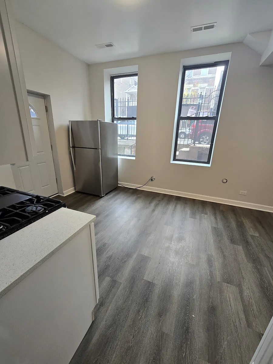 Building Photo - 2017 S Throop St #1F
