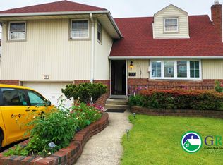 97 Roeckel Ave, Valley Stream, NY 11580