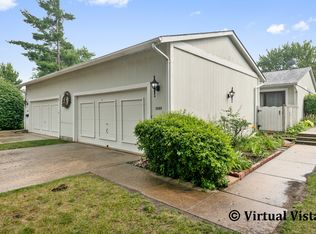 2669 Foxglove St, Woodridge, IL