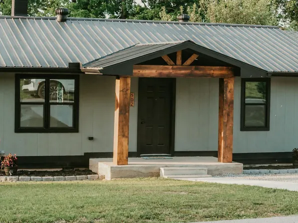 502 Bunch Avenue, Ava, MO 65608