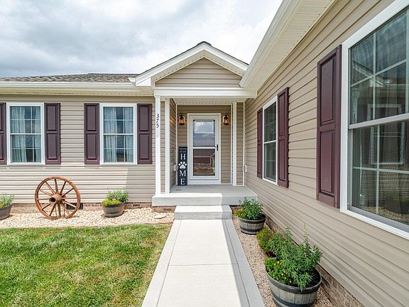 3rd image of 375 Mesa Ct
