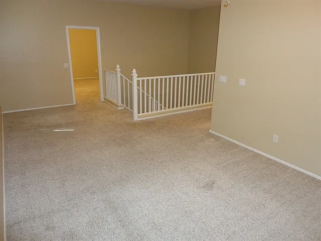 6511 S 72nd Ave — Photo 8