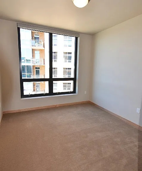 Venture Luxury High Rise — Photo 197