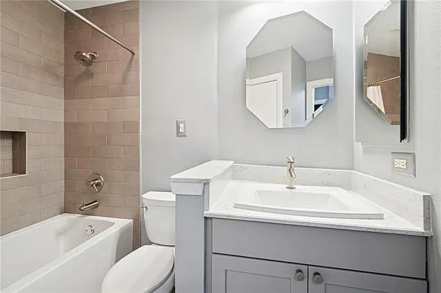 333 Julia St #520 — Photo 10