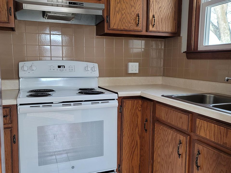 40 South St Pawtucket RI Zillow