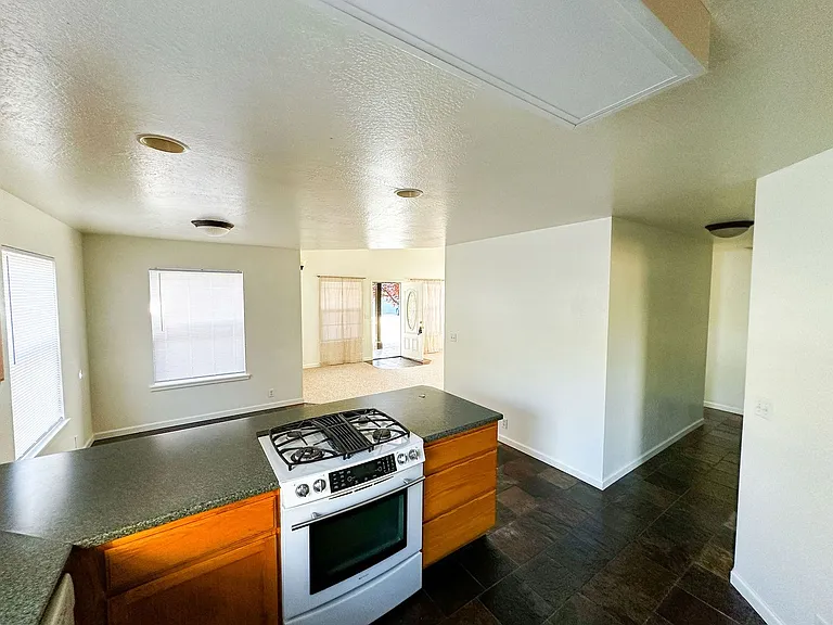 2750 Meadow Creek Way — Photo 6