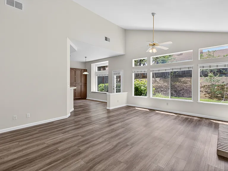 104 Flindell Way — Photo 9