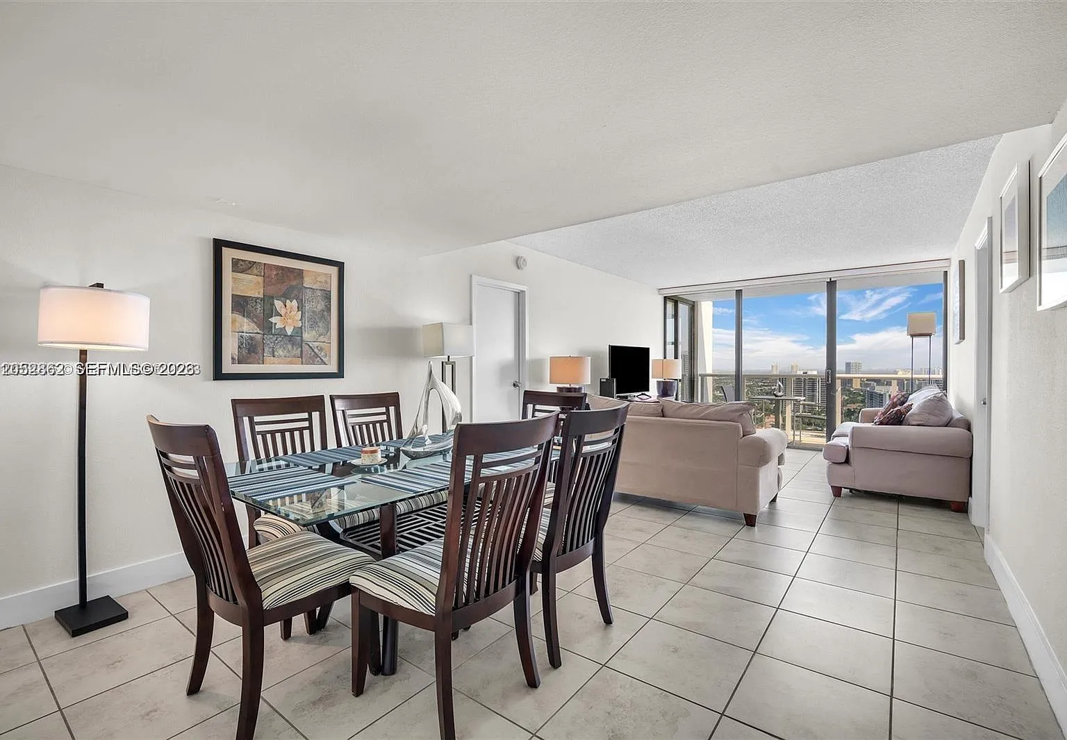 2 bed, 972 sqft, $2,700 — Photo 4