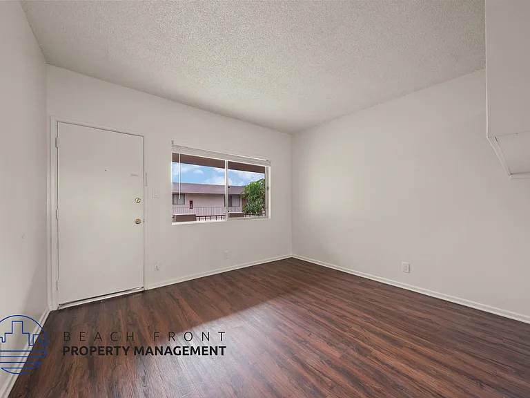 12233 Manor Dr. — Photo 6