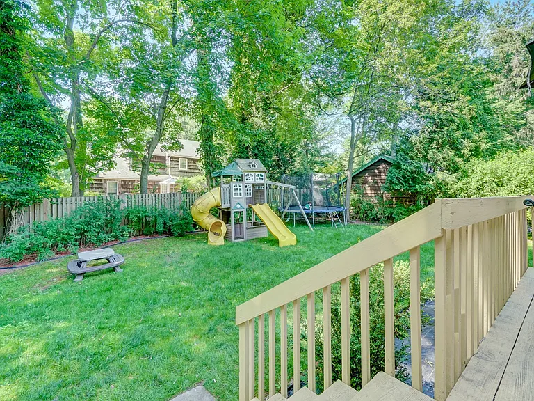 98 Durie Ave — Photo 33