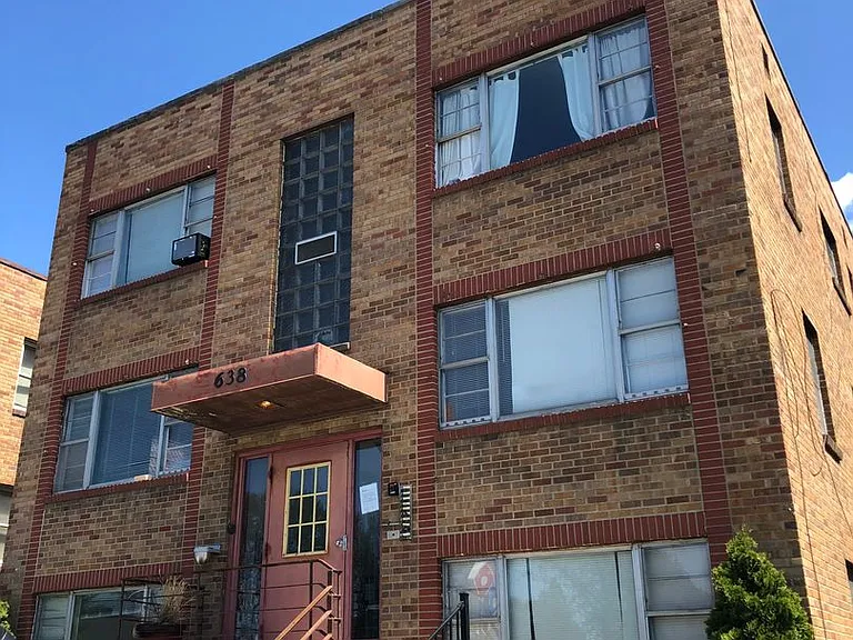 638-642 Snelling Ave South — Photo 39