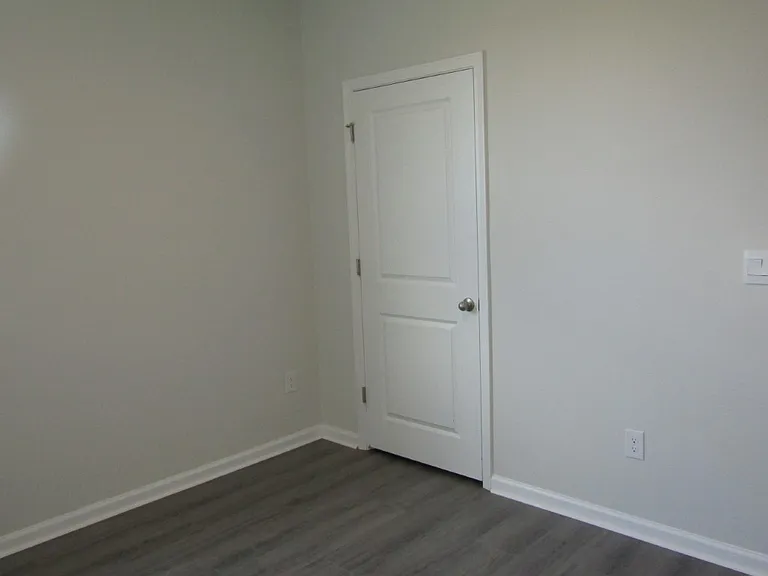2165 Ainsley Dr — Photo 21