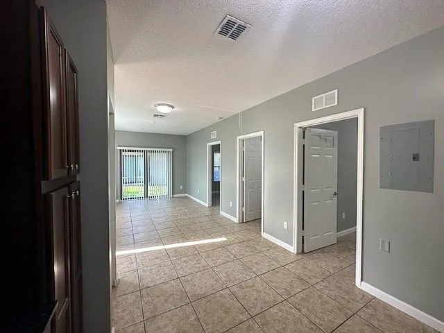 1035 NE 10th Ave #3 — Photo 33