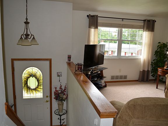 Main Entrance/Living Room