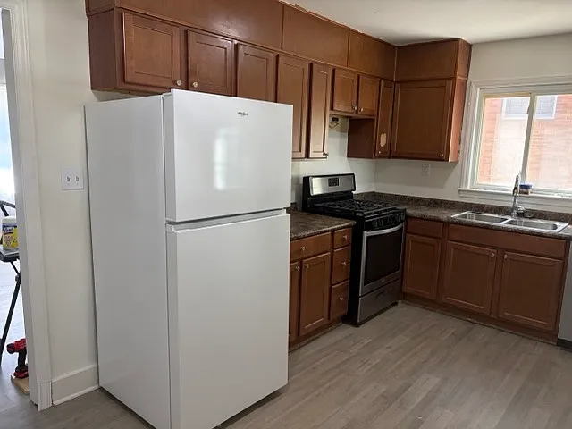 1410 Waddell St — Photo 9
