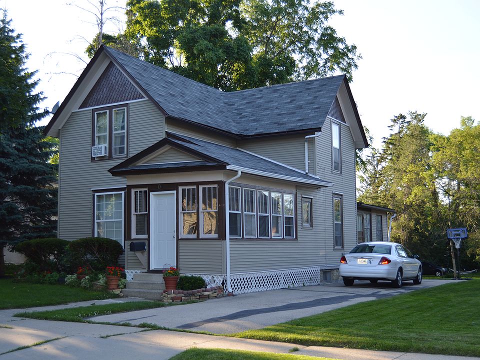 1st image of 507 E Wisconsin St