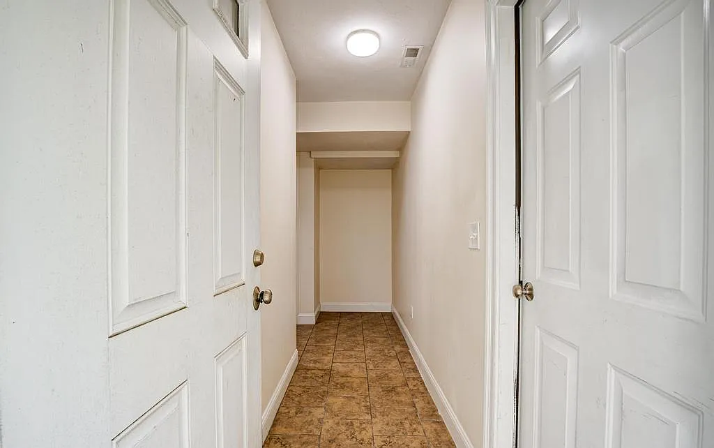 2 bed, 1576 sqft, $2,900 — Photo 2