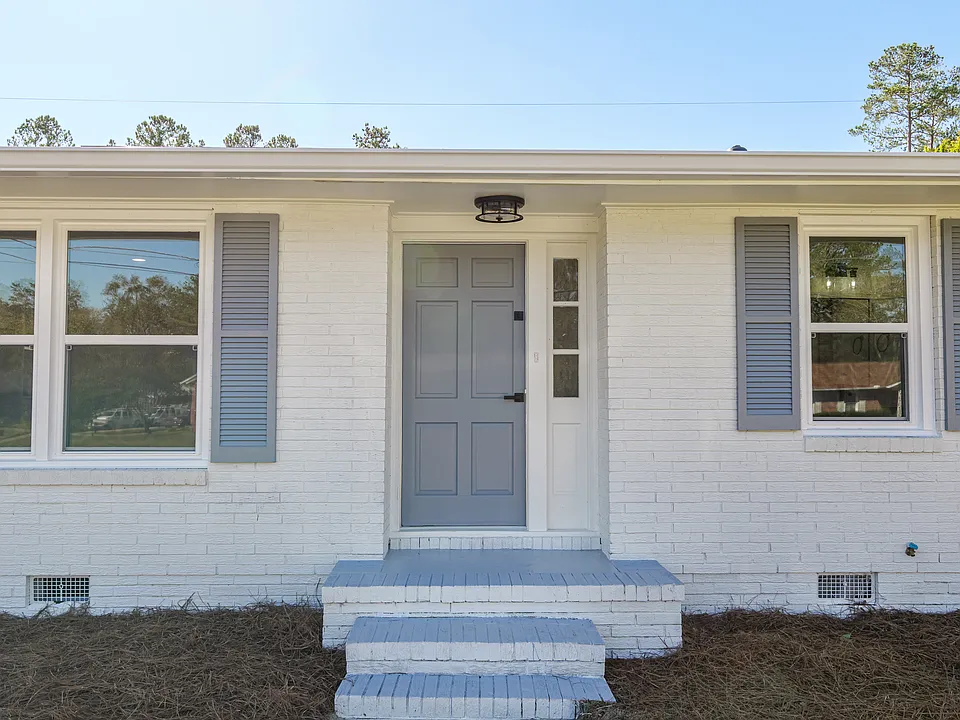 2404 Castlewood Dr