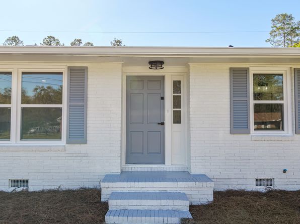 2404 Castlewood Dr